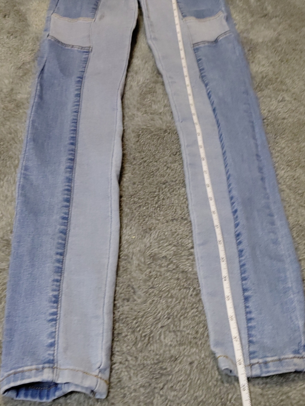 AKIRA CLASSY SKINNY JEANS